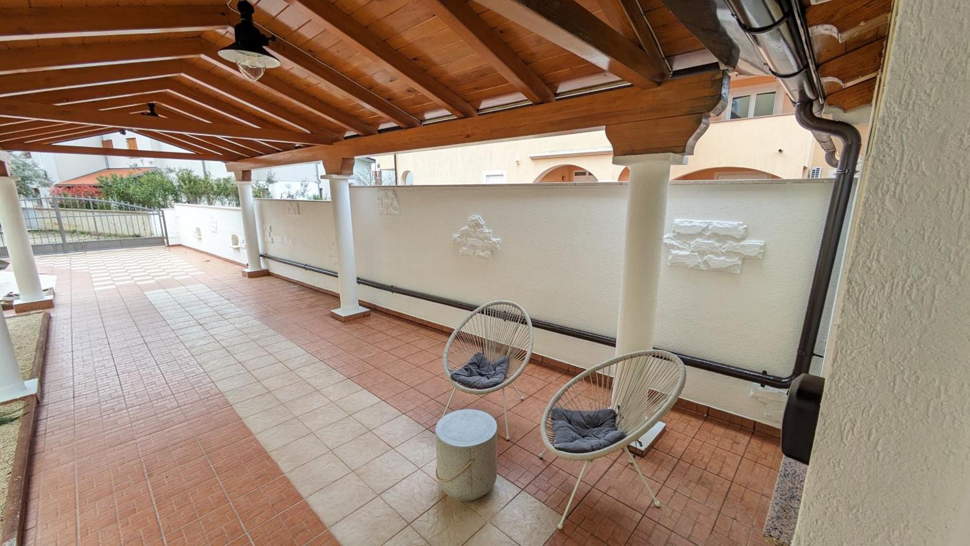 Apartma Poolside *